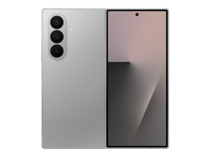 Galaxy Z Fold7 בצבע Silver Shadow
